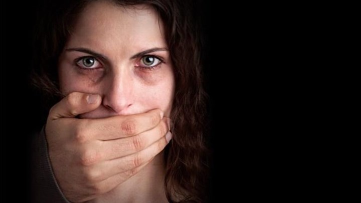 Αποφυλακίστηκε ακτιβίστρια που κατήγγειλε τη σεξουαλική παρενόχληση των γυναικών