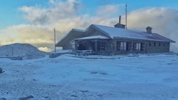 Στα λευκά “ντύθηκε” η Κρήτη – ΦΩΤΟ