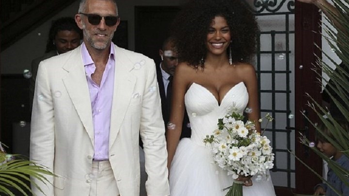 Έγκυος η 21χρονη σύζυγος του Βενσάν Κασέλ – Η πρώτη της φωτό με φουσκωμένη κοιλίτσα