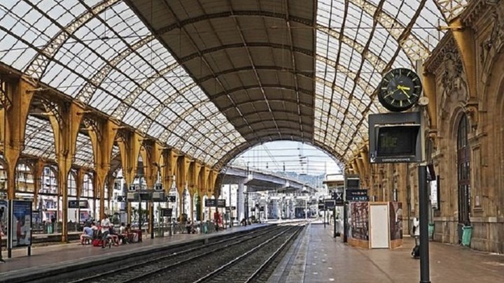 Συνελήφθη αστυνομικός στο Παρίσι – Έφερε εκρηκτικά πάνω του μέσα σε σιδηροδρομικό σταθμό