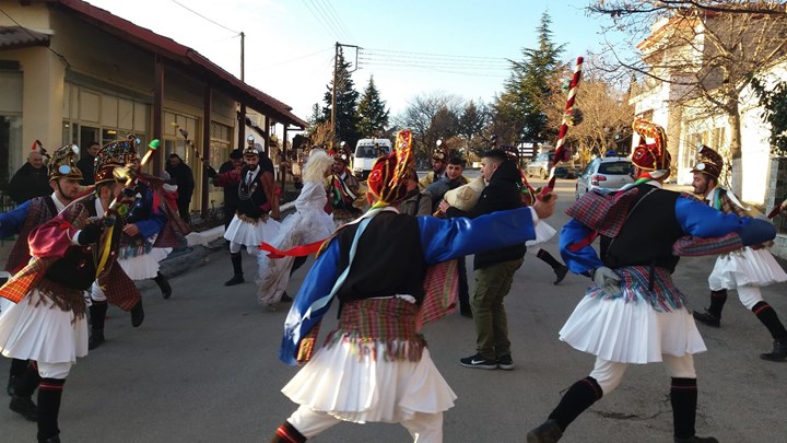 Μωμόγεροι: Ένα έθιμο που έρχεται από τα βάθη των αιώνων – Τι λέει ο Δήμαρχος Κοζάνης