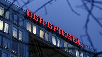 Σε διαθεσιμότητα ακόμη δύο στελέχη του Spiegel για τα fake news