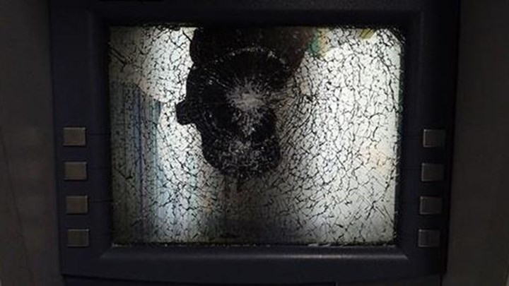 Μπαράζ επιθέσεων σε ΑΤΜ τα ξημερώματα του Σαββάτου