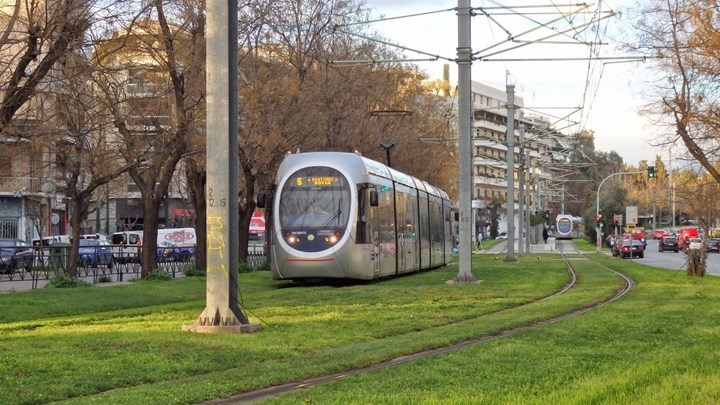 Εσείς τι χρώμα θέλετε τα τραμ στην Αθήνα; – ΦΩΤΟ