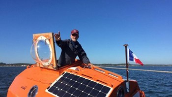 Θέλει να διαπλεύσει τον Ατλαντικό μέσα σε ένα… βαρέλι