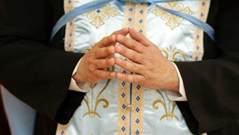 Λήστεψαν ιερέα στη Χαλκιδική – Οι δράστες άρπαξαν χρήματα, σταυρούς και λίρες