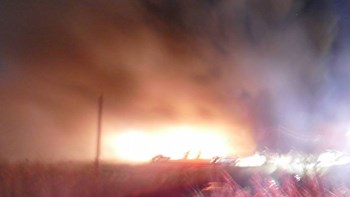 Οι πρώτες εικόνες από τη φωτιά στο εργοστάσιο στη Λάρισα – ΦΩΤΟ – ΒΙΝΤΕΟ