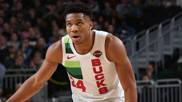 Απολαυστικός ο Γιάννης Αντετοκούνμπο – Έκανε τριπλ-νταμπλ και οδήγησε σε νέα νίκη τους Μπακς