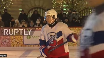 Πρώτος σκόρερ ο Πούτιν – Κατακτά και τα παγοδρόμια – ΒΙΝΤΕΟ