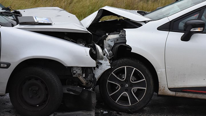 Μετωπική σύγκρουση οχημάτων στην Αργολίδα – ΦΩΤΟ