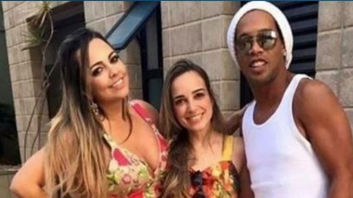 Ο Ροναλντίνιο και το… χαρέμι του: Συζεί με δύο γυναίκες – ΒΙΝΤΕΟ