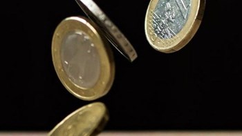 Tα πρώτα 20 χρόνια κλείνει το ευρώ – Ποιο μήνυμα στέλνουν πέντε πρόεδροι