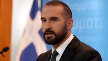 Με Θόδωρο Αγγελόπουλο σχολίασε την κύρωση της Συμφωνίας ο Τζανακόπουλος – ΦΩΤΟ