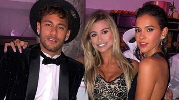 Νεϊμάρ και Αρτούρ υποδέχθηκαν το 2019… με 25 καλλονές – ΦΩΤΟ