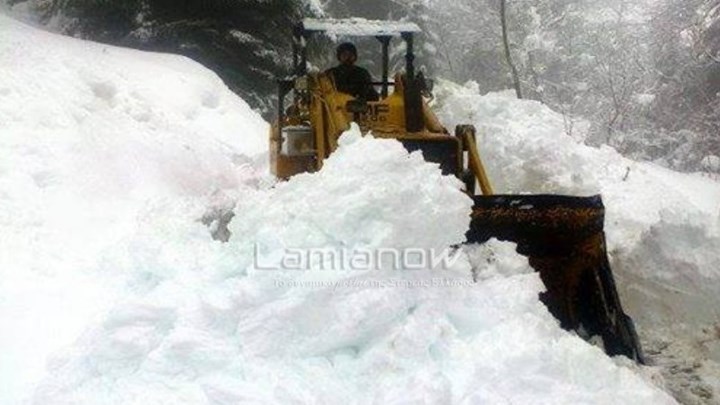 Επιχείρηση απεγκλωβισμού 50 εκδρομέων σε χωριό της Φθιώτιδας