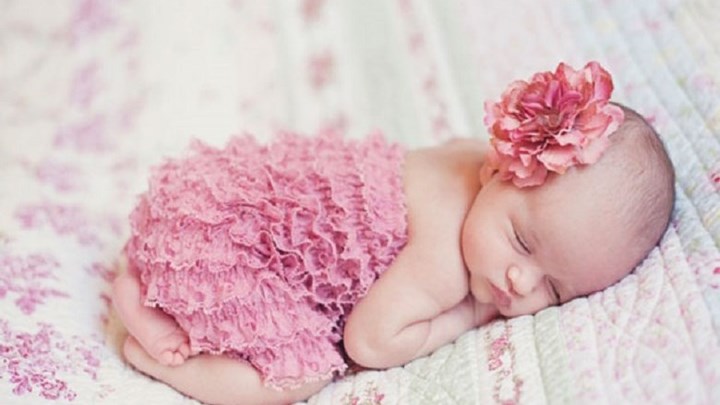 Χρονιά γένους θηλυκού: Κορίτσι και το πρώτο μωρό που γεννήθηκε στην Κομοτηνή