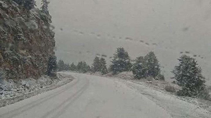 Διακοπή κυκλοφορίας και απαραίτητες αλυσίδες σε Αρκαδία και Κορινθία