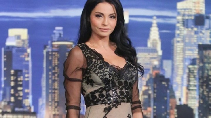 Η Δήμητρα Αλεξανδράκη έδωσε τέλος στις φήμες χωρισμού με ένα… καυτό φιλί – ΦΩΤΟ