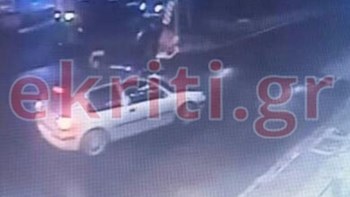 Βίντεο- ντοκουμέντο: Οι κάμερες ασφαλείας κατέγραψαν καρέ- καρέ τον σοβαρό τραυματισμό 54χρονου