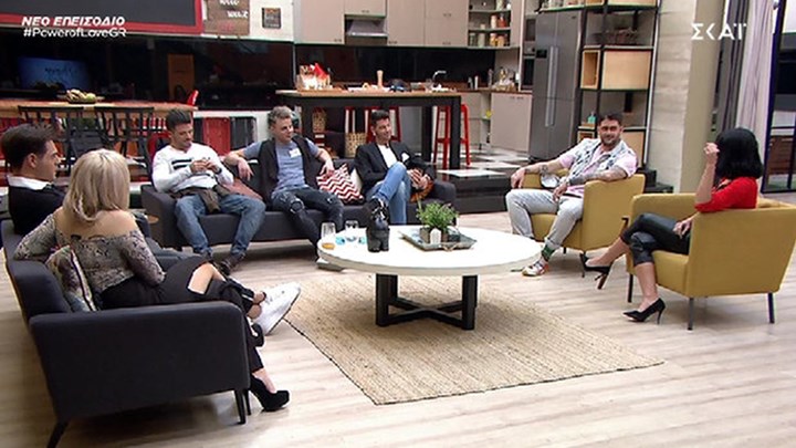 Power of Love: Η Αργυρώ και η Ζένια στο σπίτι των αγοριών – Το παιχνίδι με τις… εικασίες – BINTEO