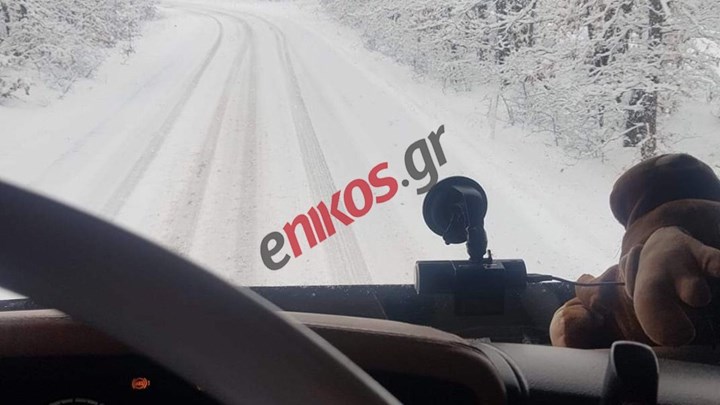 Το πυκνό χιόνι έχει σκεπάσει τα πάντα στην Καστοριά – ΦΩΤΟ αναγνώστη