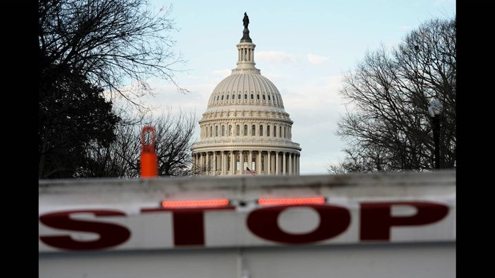 Σημαντική εξέλιξη στις ΗΠΑ: Η Βουλή των Αντιπροσώπων ενέκρινε σχέδια νόμου για να τερματιστεί το shutdown