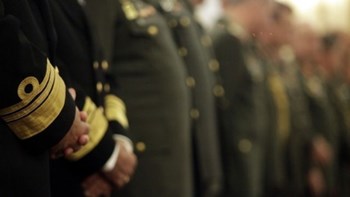 Παρέμβαση για τα αναδρομικά των ενστόλων – Διερευνώνται οι καταγγελίες για λάθη στα τελικά ποσά