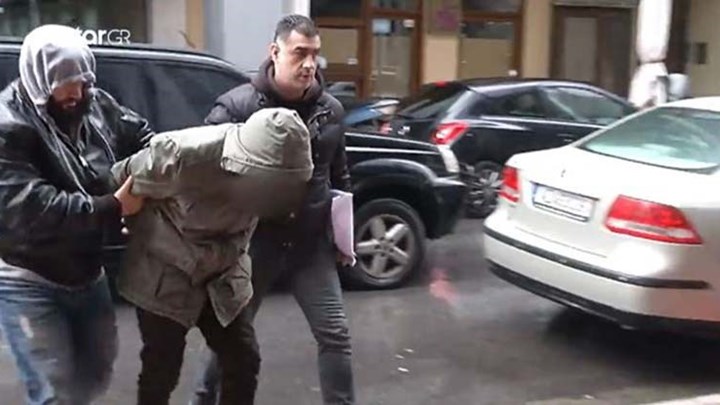 Φίλος του δράστη του εγκλήματος στον Πειραιά: Η πέτρα του σκανδάλου είναι η κοπέλα