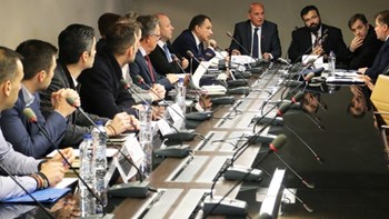 Τελείωσε η συνάντηση στα γραφεία της ΕΠΟ – Πότε επαναρχίζει το πρωτάθλημα της Super League