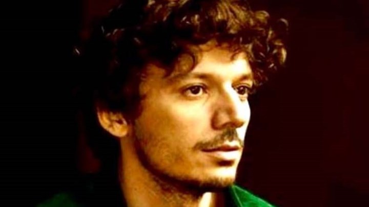 Ανατροπή: Ο Νανούρης παίζει στην “Κουζίνα” του!