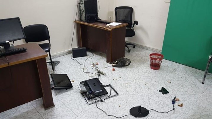 Πέντε συλλήψεις για επίθεση και λεηλασία ραδιοφωνικού σταθμού στη Λωρίδα της Γάζας