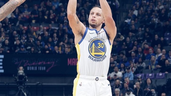 Ρεσιτάλ τριπόντων στο Σακραμέντο και μεγάλο “διπλό” για τους Ουόριορς – Όλα τα αποτελέσματα του ΝΒΑ – ΒΙΝΤΕΟ