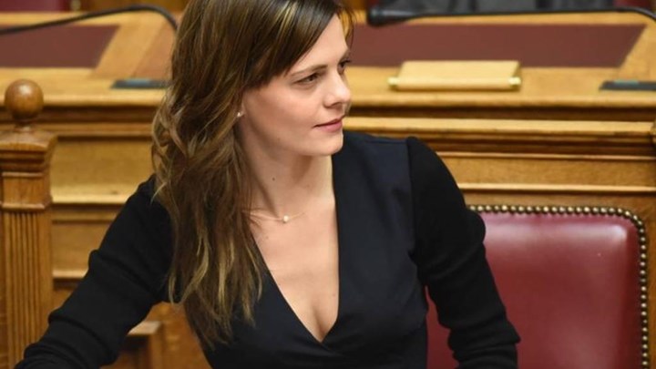 Αχτσιόγλου: Το δεύτερο δεκαπενθήμερο του Ιανουαρίου ανακοινώνεται η αύξηση του κατώτατου μισθού