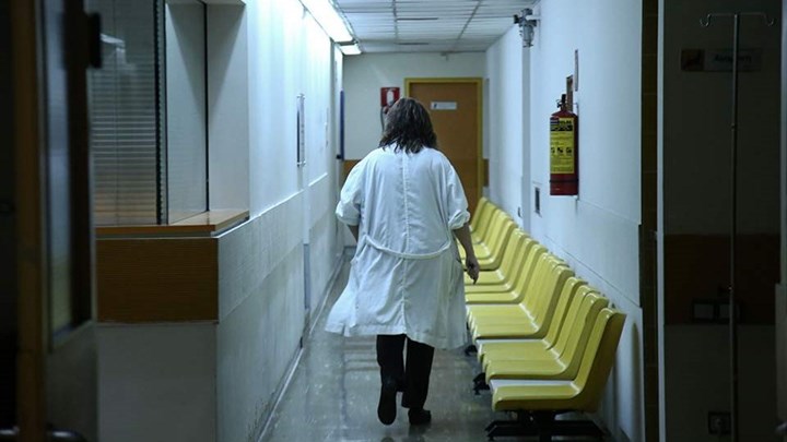 Καταγγελία – σοκ: Μαιευτήρας υπολογίζει το «φακελάκι» με τα κιλά του μωρού