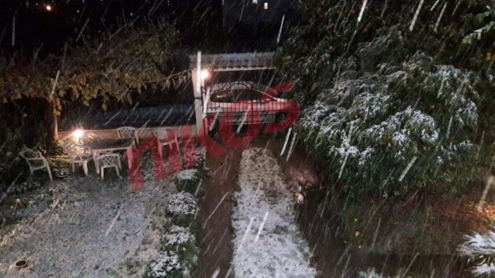 Έντονη χιονόπτωση στην Ερέτρια – ΦΩΤΟ αναγνώστη