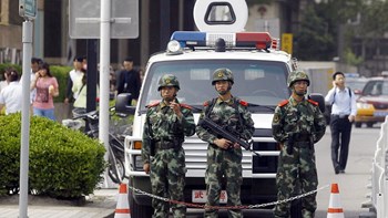 Τρόμος στο Πεκίνο – Άνδρας επιτέθηκε σε σχολείο και μαχαίρωσε 20 μαθητές