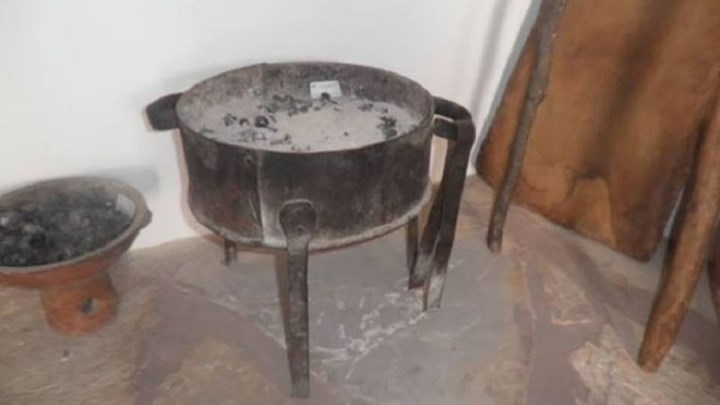 Τραγωδία στη Ρόδο – Ένας νεκρός και δύο τραυματίες από αυτοσχέδιο μαγκάλι