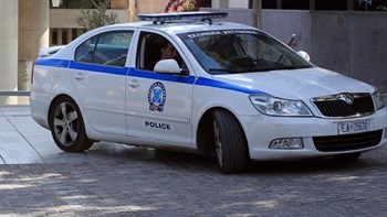 Χειροπέδες σε συμμορία που είχε ξετινάξει επιβάτες των τρένων στην Αθήνα
