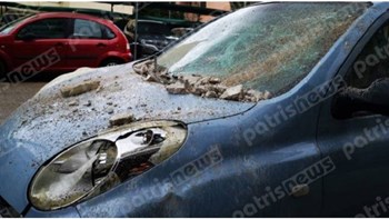 Μπαλκόνι έπεσε σε αυτοκίνητο στον Πύργο- ΦΩΤΟ