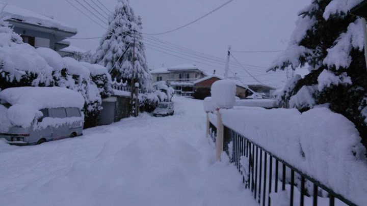 Ολονύχτια επιχείρηση στα Γρεβενά για τη μεταφορά ασθενούς στο νοσοκομείο