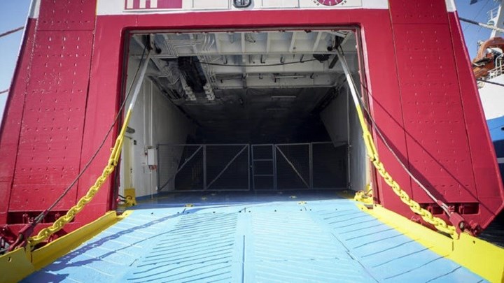 Αίρεται το απαγορευτικό απόπλου από τον Πειραιά – Πού παραμένουν δεμένα τα πλοία