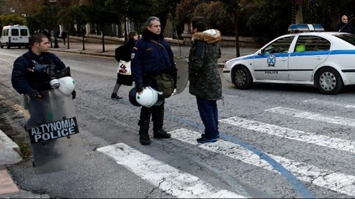 Σε εξέλιξη πορεία διαμαρτυρίας για την επίσκεψη Μέρκελ στην Αθήνα