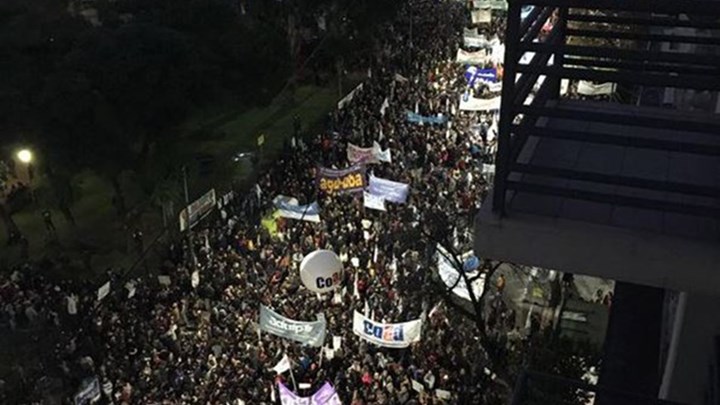 Μαζική διαδήλωση εναντίον της λιτότητας στην Αργεντινή