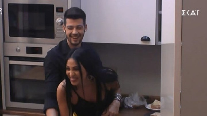 Power of love: Ο Αντώνης ζήτησε από την Ρένια να τον φιλήσει- Δείτε την αντίδρασή της – ΒΙΝΤΕΟ