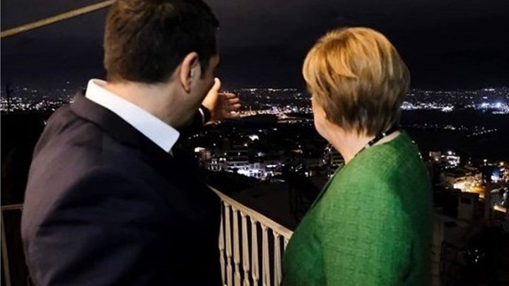 Η φωτογραφία του Τσίπρα με την Μέρκελ από τον Προφήτη Ηλία του Πειραιά