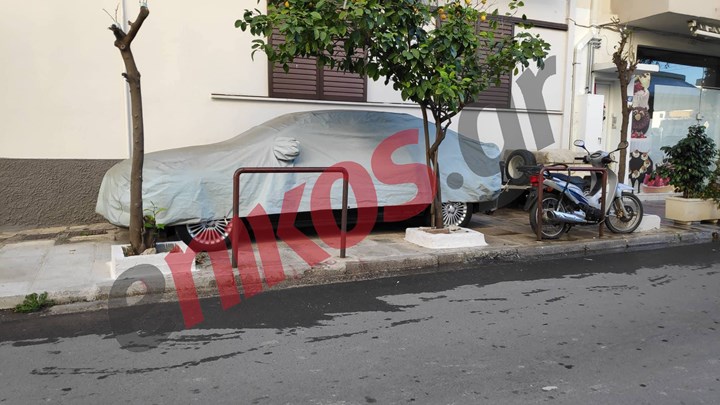 Κατάληψη στο πεζοδρόμιο από ασυνείδητο οδηγό – ΦΩΤΟ αναγνώστη