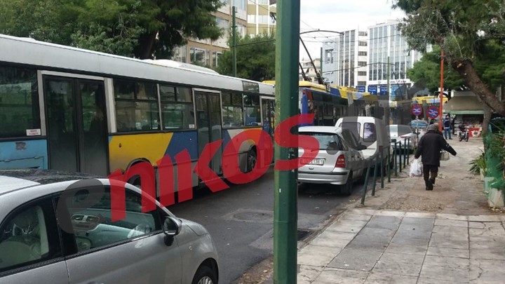 Κυκλοφοριακό κομφούζιο στη Νέα Σμύρνη- ΦΩΤΟ αναγνώστη