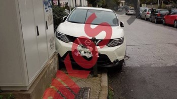 Αυτοκίνητο “καβάλησε” πεζοδρόμιο στο Γαλάτσι – ΦΩΤΟ αναγνώστη