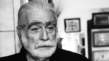 Πέθανε ο κομμωτής Κάρολος Καμπελόπουλος – Ποιες διάσημες πέρασαν από τα χέρια του