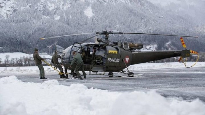 Βουλιάζει η Αυστρία από τα χιόνια – Με επιτυχία ο απεγκλωβισμός 66 Γερμανών μαθητών